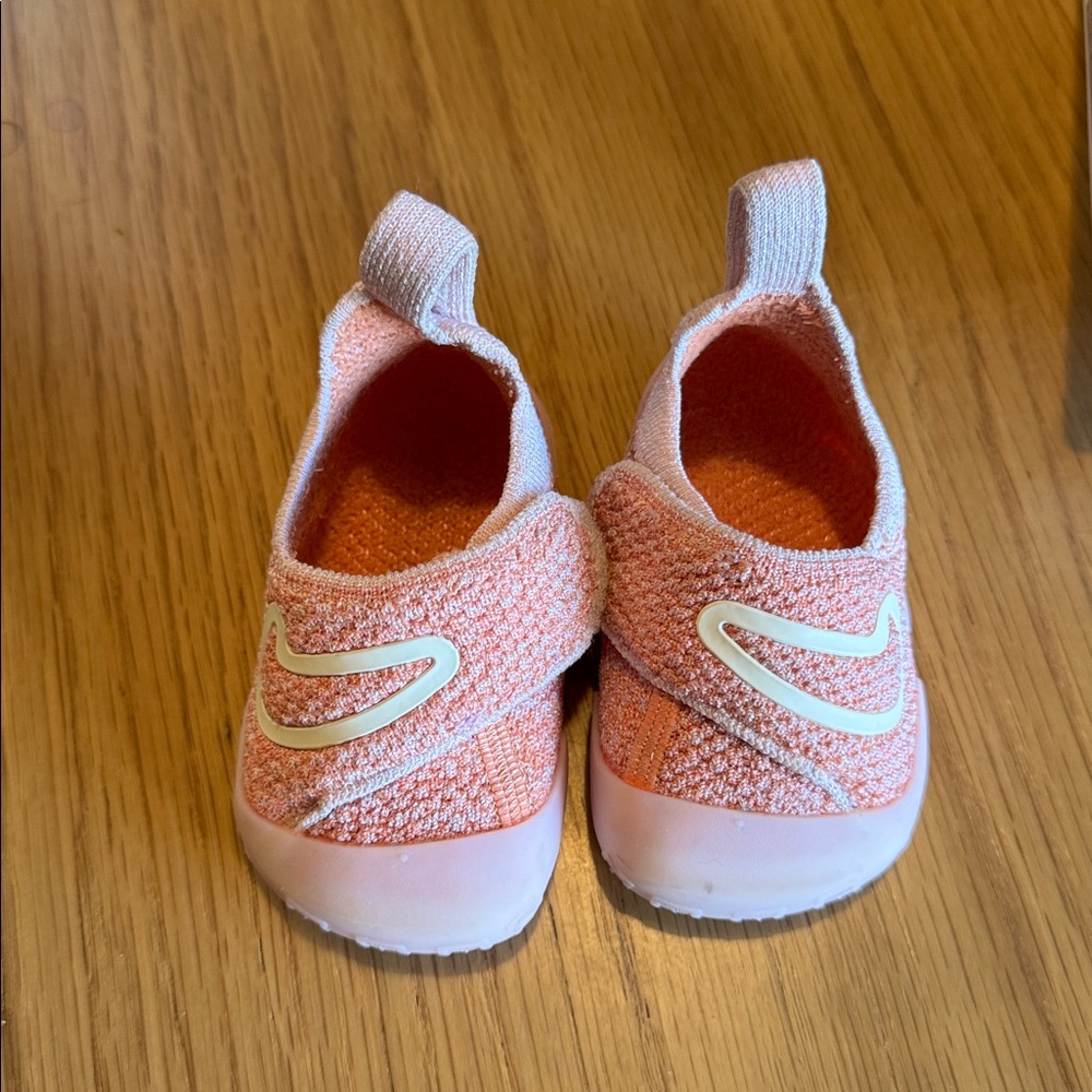 Nike Baby Swoosh 1 pink shoes